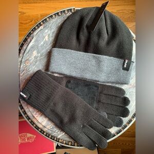 New PAJAR Black and Gray Reversible Beanie and Gloves Set